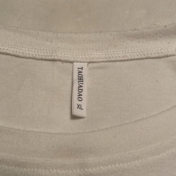 Taohuadao polyester blend long sleeve top - Picture 3 of 6